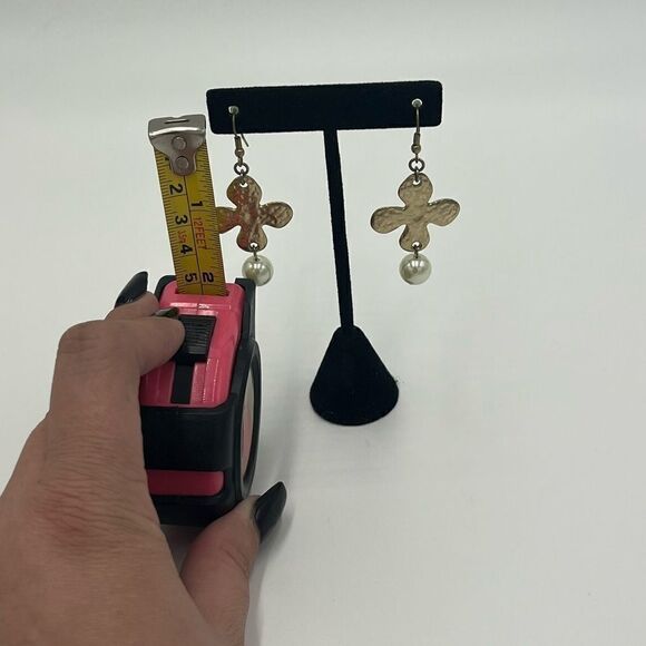 Rustic Style Hammered Gold Tone and Faux Pearl Floral Dangle Earrings - Picture 2 of 4